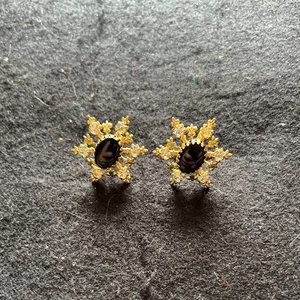 Vintage 1950s “Snowflake -Look” Gold-Tone Screw Back Earrings